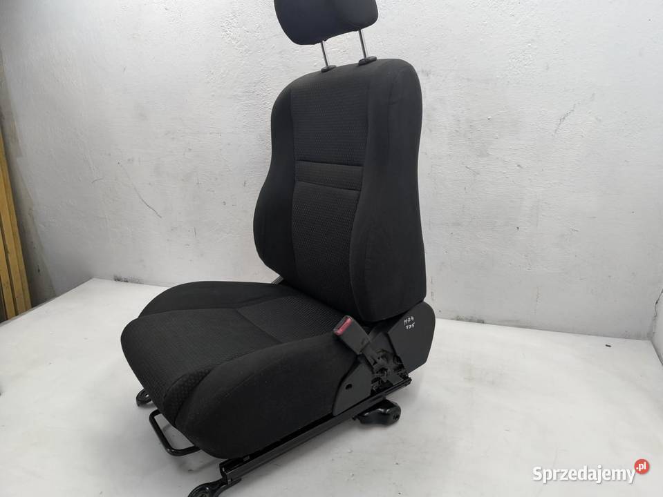 FOTEL PRAWY PRZÓD TOYOTA AVENSIS II T25 osobowe