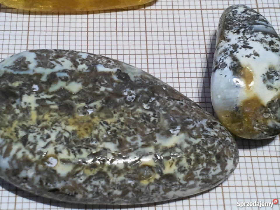 Bursztyn Bałtyckikaboszony i wisiory 80 gram