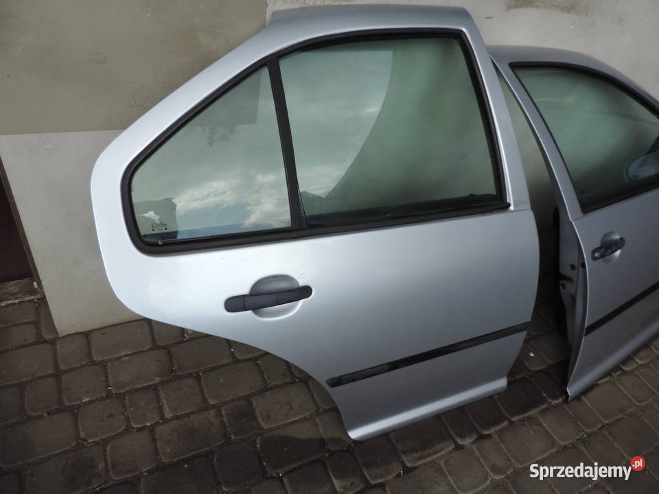 DRZWI PRAWY TYŁ VW BORA SEDAN LA7W Drzwi Motoryzacja Nowy Sącz