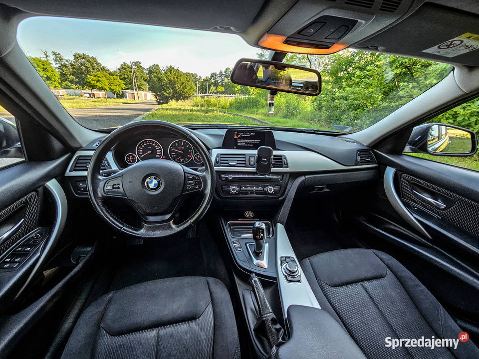BMW Seria 3 BMW F31 318D Touring 2014 143 Zdzieszowice