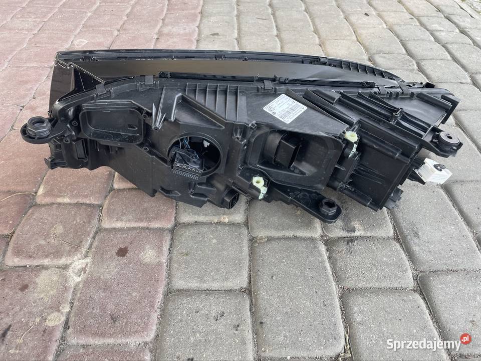 Reflektor prawy lampa Tuareg III lift prawe wielkopolskie Murowana Goślina