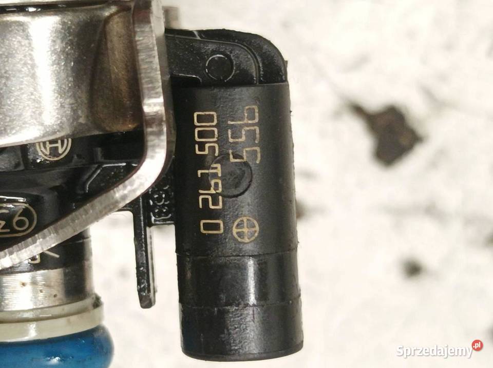 WTRYSKIWACZ 0261500556 10 ECOBOOST Ford Focus