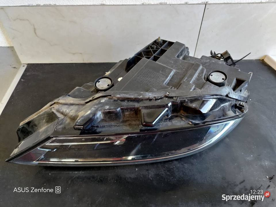 Reflektor prawy VW Passat b8 osobowe Złoczew