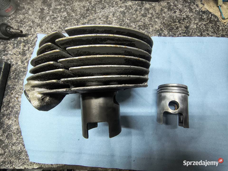 Cylinder głowica tłok Cz 175 model 450 jawa Motoryzacja Rzeszów