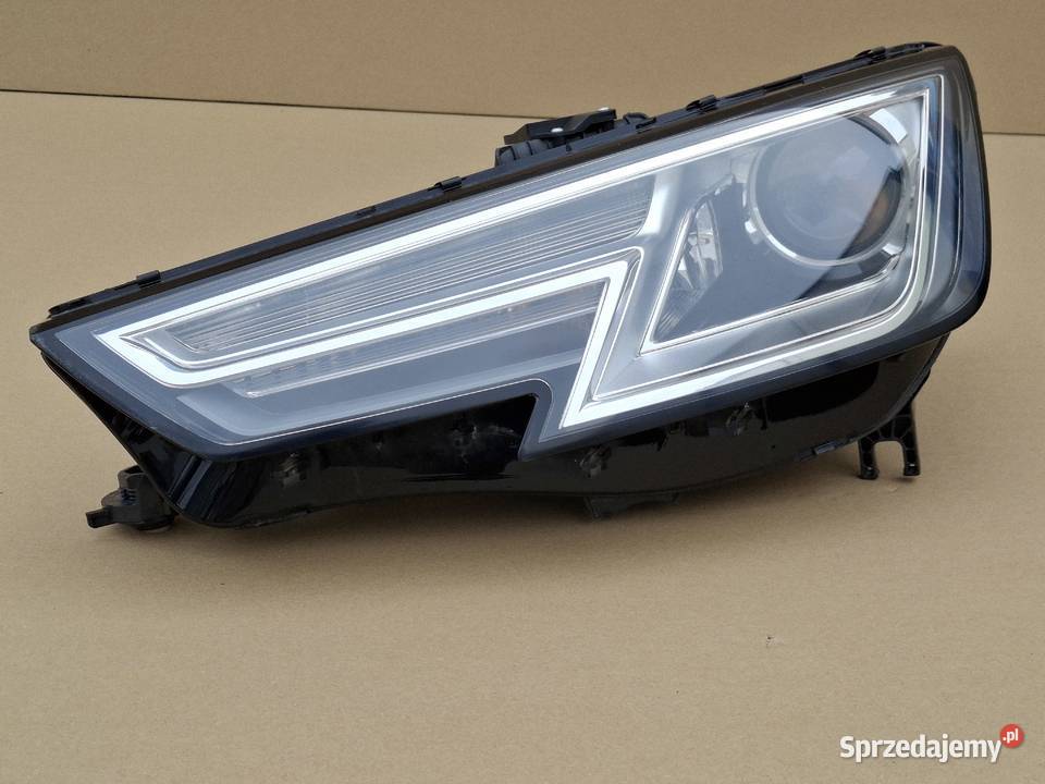 AUDI A4 B9 W8 15 REFLEKTOR LEWY XENON LED LAMPA osobowe Bieleń