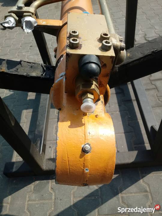 Siłownik Case WX145 155 80 75 Części do maszyn budowlanych Kielce sprzedam