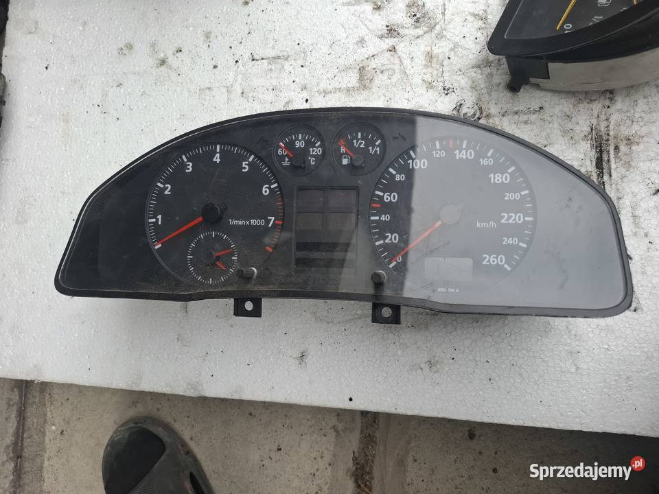 Licznk Zegar Audi A4 B5 8D0919033C Wisznice sprzedam