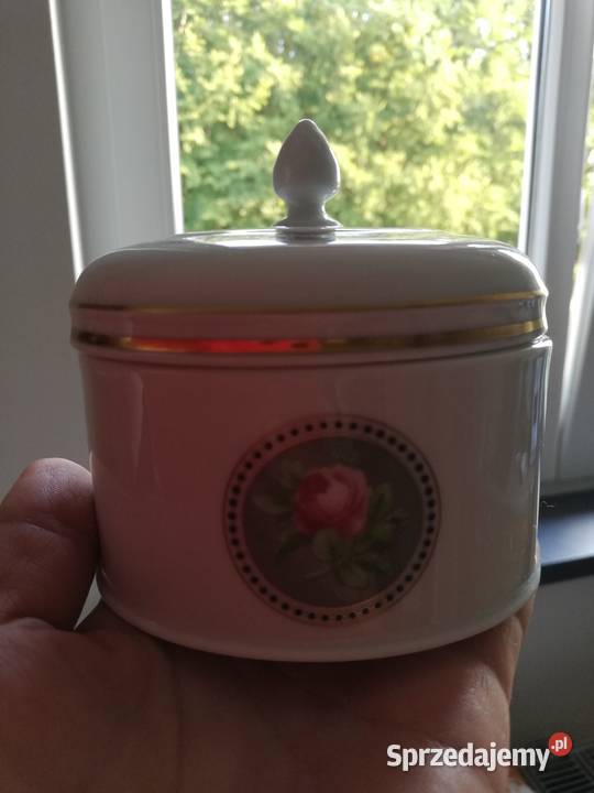 Filiżanki cukiernica ozdobna sygnowana porcelana małopolskie Ropa sprzedam