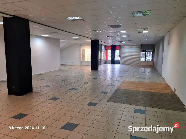 Działka zabudowana budynkiem handlowo usługowym 4064m2 Bełchatów