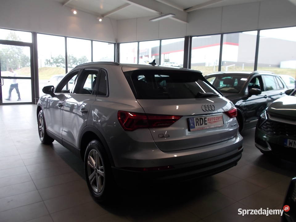 AUDI Q3 15 benzyna Automatsalon Polska 4/5 Dębica