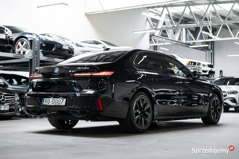 BMW M760 Gwarancja 012029 Pełne wyposażenie PPF lakier metallic BMW Węgrzce sprzedam