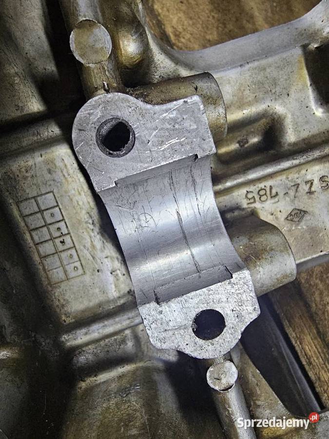 Suzuki DR 750 pokrywa głowicy dekiel głowica