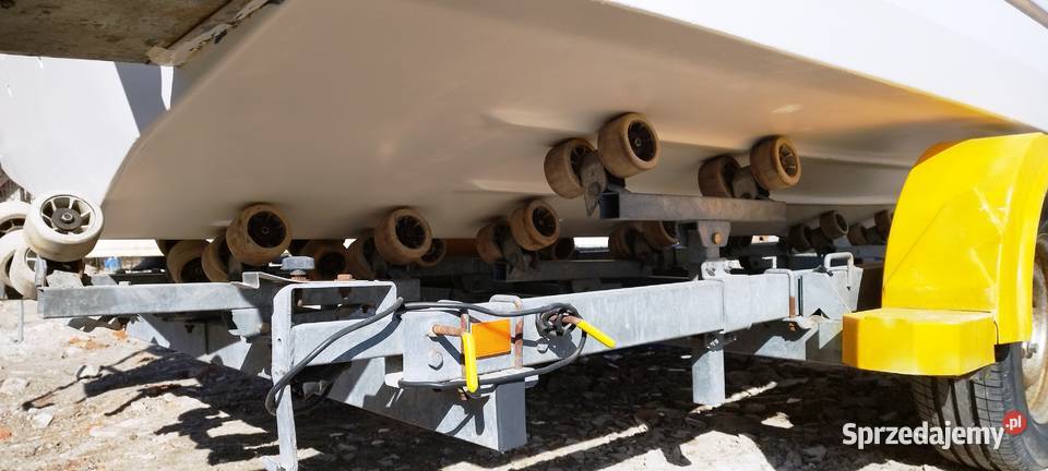 Łódź motorowa bez silnika odrestaurowana z Rok produkcji 2004 Przejazdowo