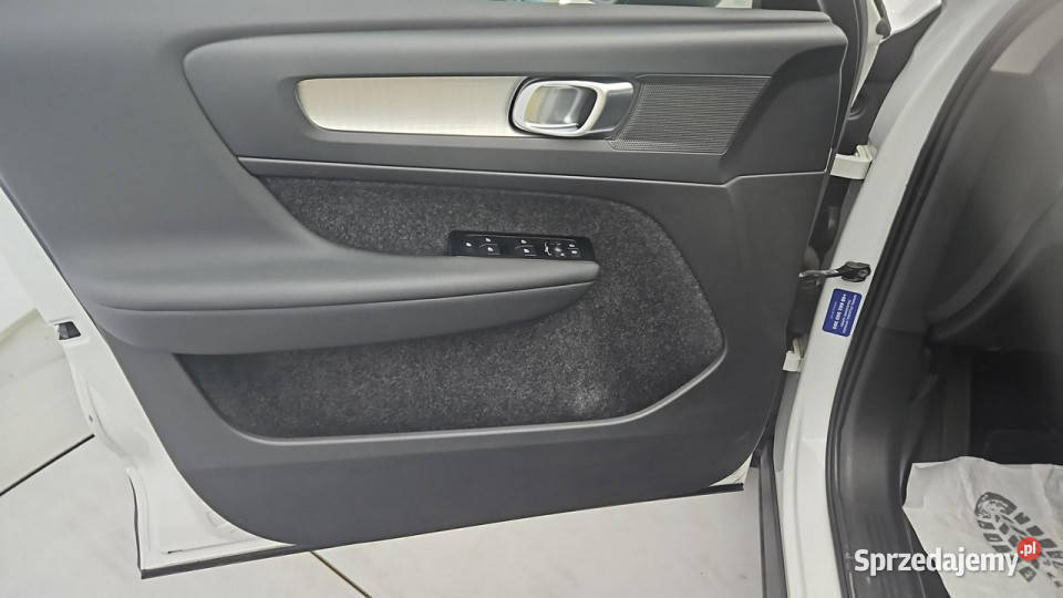 Volvo XC 40 T3 Momentum aut Z Polskiego Salonu czujnik parkowania mazowieckie Warszawa
