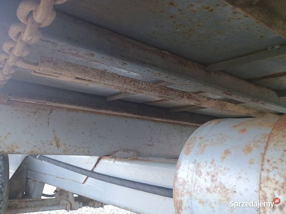 Rozrzutnik obornika jednoosiowy 35 t Czarna nieuszkodzony Rozrzutniki obornika