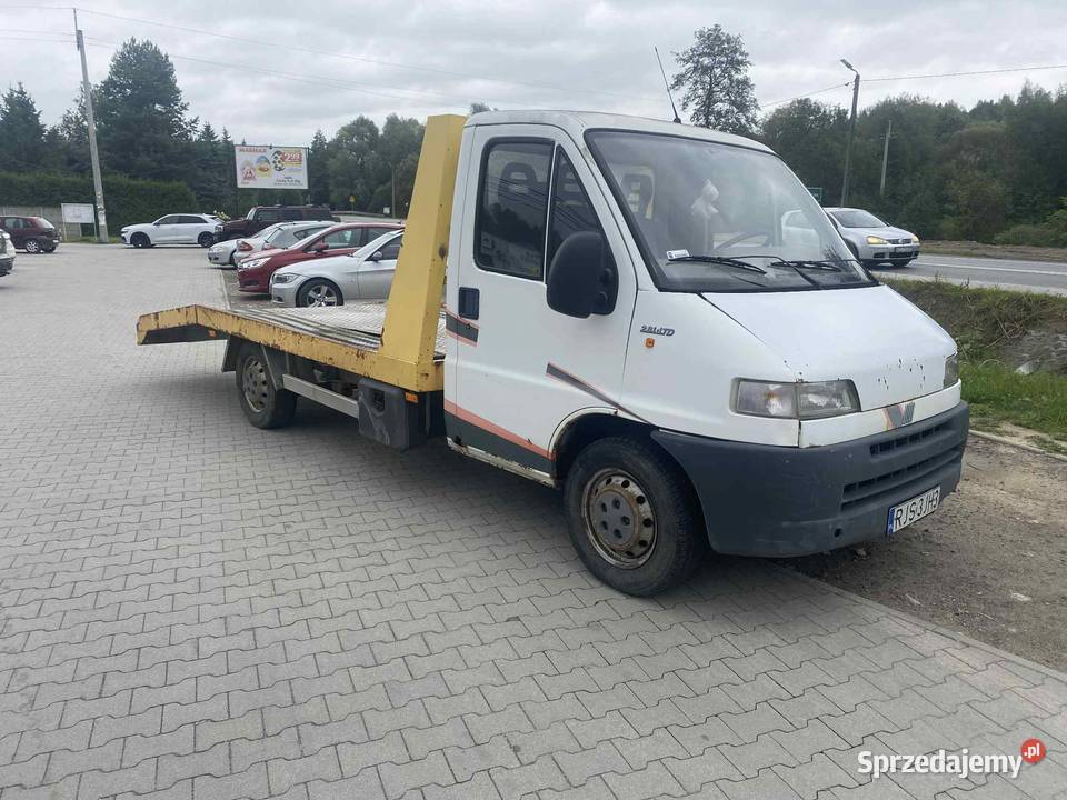 Fiat Ducato 28D auto laweta diesel Samochody osobowe Lutcza