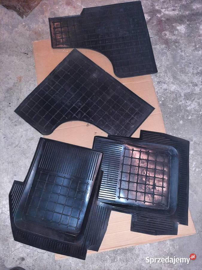 Fiat 126p dywaniki gumowe czarne komplet nowe Warszawa