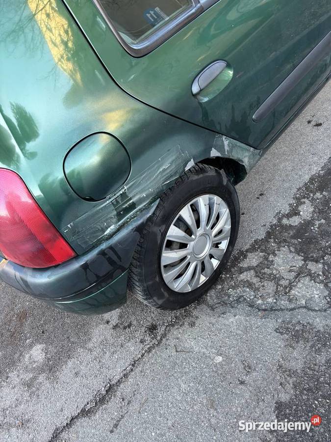 Renault Clio 2 16 benzyna 1999 nieuszkodzony Częstochowa sprzedam