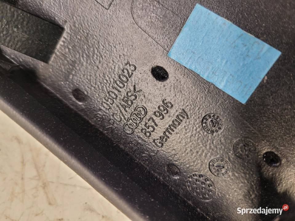 ZAŚLEPKA LISTWA SCHOWKA AUDI A8 D4 4H1857996 osobowe Przystajń sprzedam