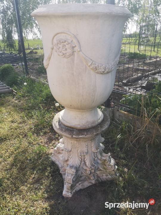 Duża donica betonowa plus postument