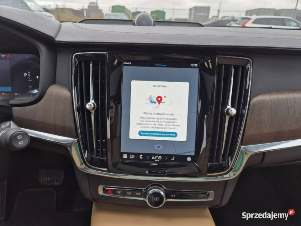 Volvo V90 Cross Country Komorniki