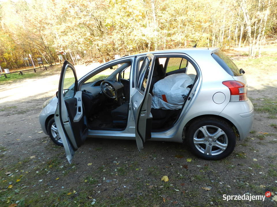 Toyota Yaris II KLIMATRONIK ekonomiczna ABS Puszczykowo sprzedam