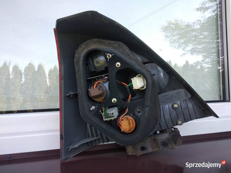 Honda Civic VII 7 5d przedlift lampa tył tylna Sieradz