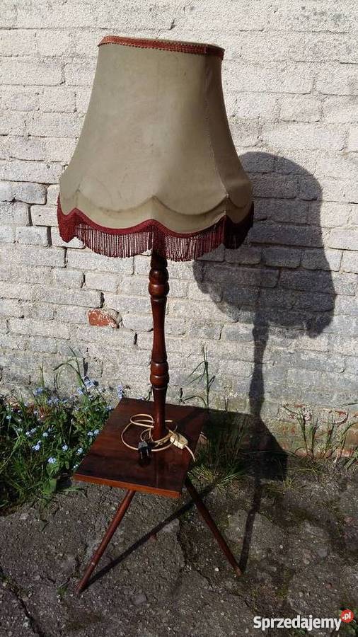 Lampa ze stolikiem z okresu PRL 077 wielkopolskie Kościan