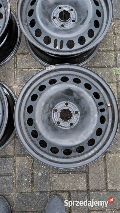 Komplet felg 5x105 7J17 ET 42 F143 otwór Stok Lacki-Folwark