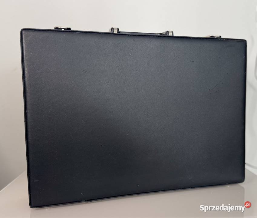 Czarna walizka teczka Uniseks