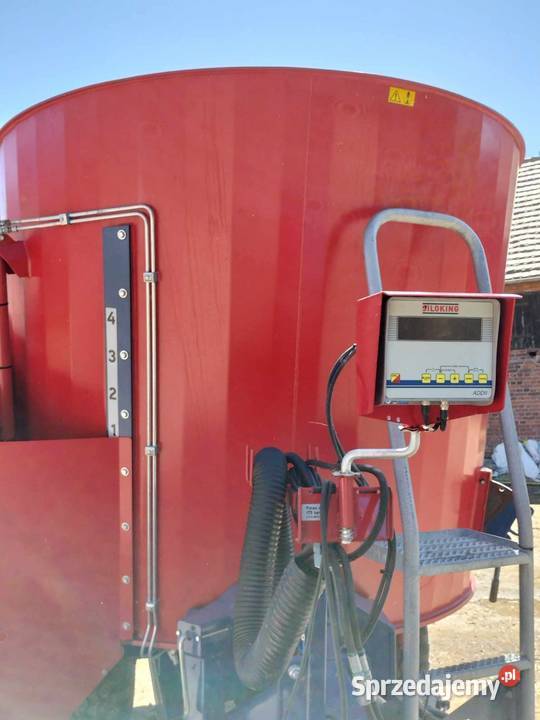 Paszowóz Sano wóz paszowy nieuszkodzony Leszno