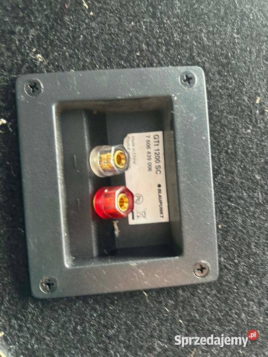 Zestaw audio CAr wzmacniacz subufer Blaupunkt Chorzele