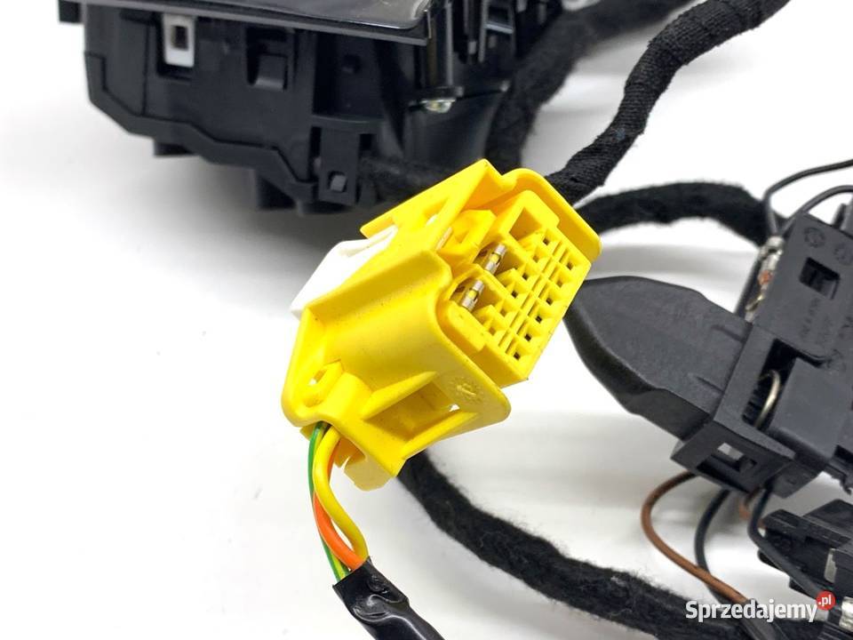 PRZEŁĄCZNIKI KIEROWNICY TOYOTA PROACE 9812314777