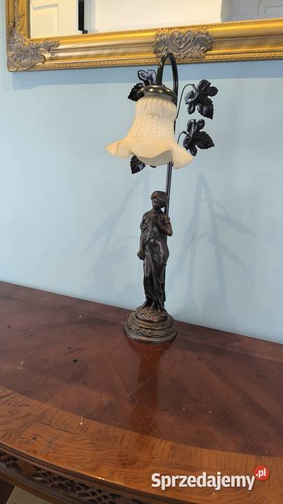 Piękna unikalna lampa figura z mlecznym łódzkie Łódź