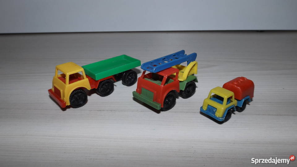 Stare samochodziki kioskowce z Prlu warmińsko-mazurskie Grodziczno