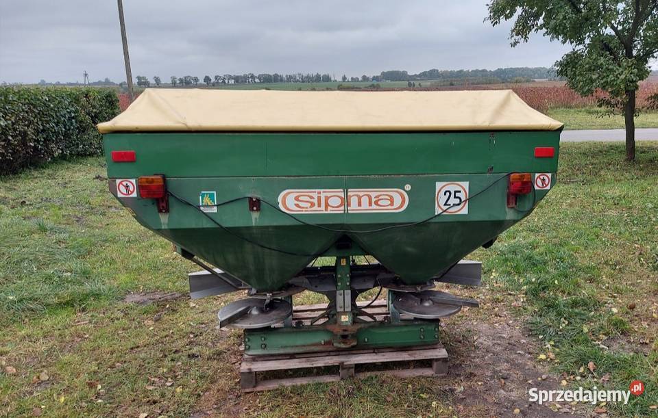 Rozsiewacz nawozu Sipma N049 Plandeka na stelażu nieuszkodzony łódzkie Kutno