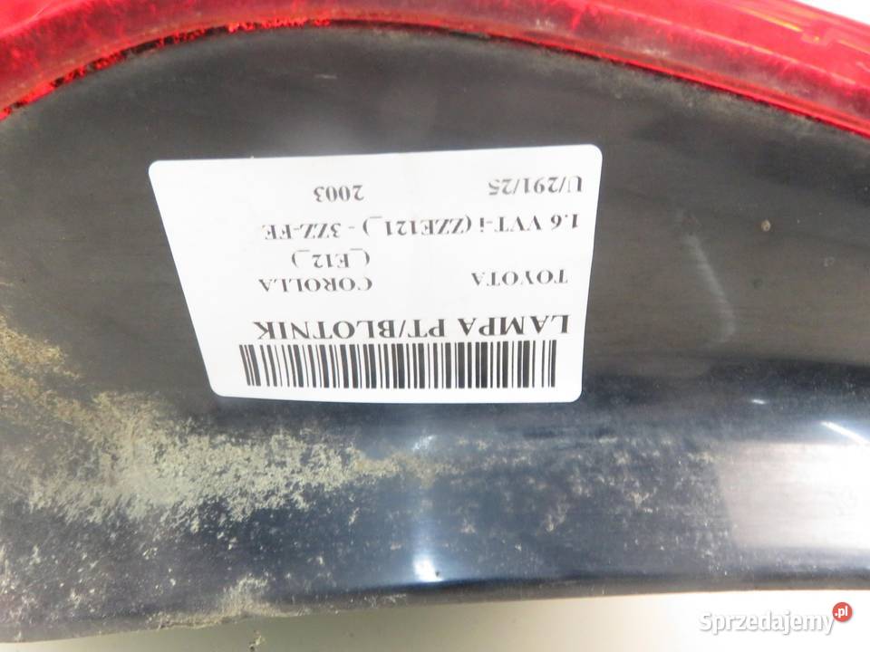 LAMPA PRAWA TYLNA TOYOTA COROLLA E12