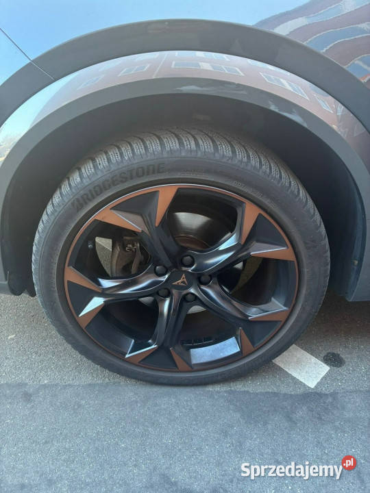 Cupra Formentor szary Sadlno