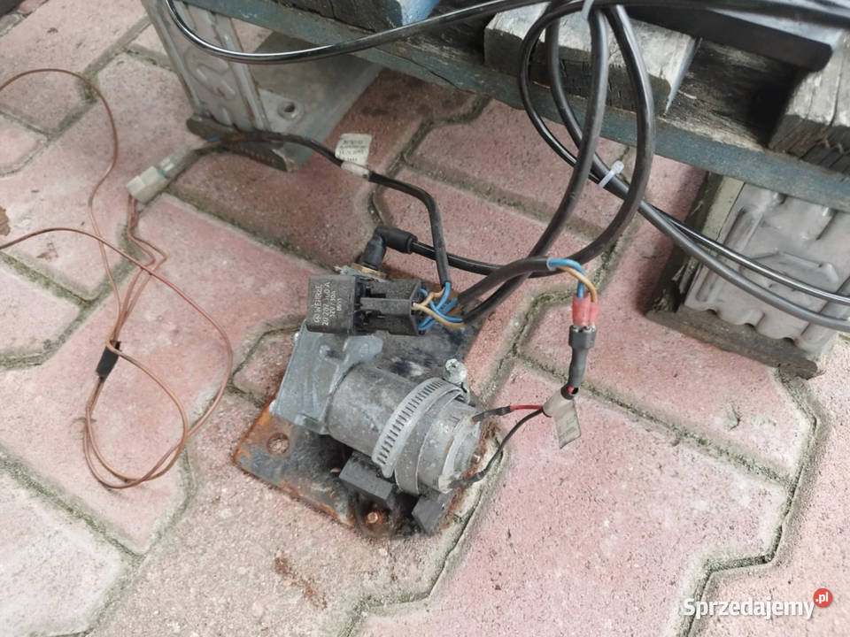 Fotel pneumatyczny ISRI 12V Fotel do maszyn Pozostałe Strzyżew