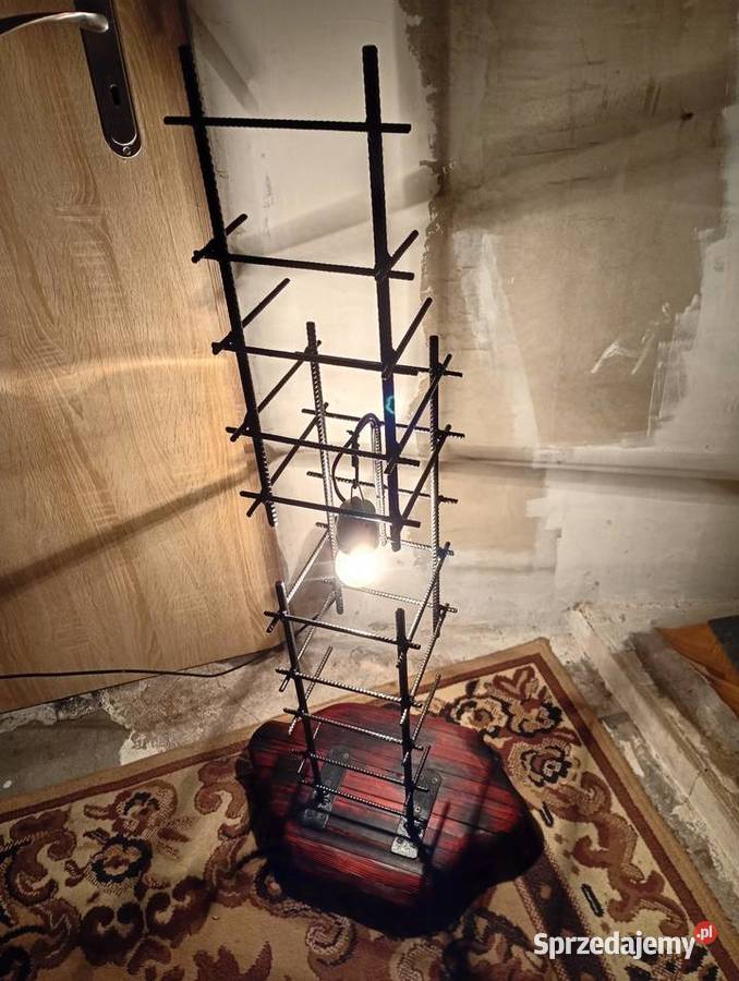 Lampa podłogowa z recyklingu małopolskie Płaza