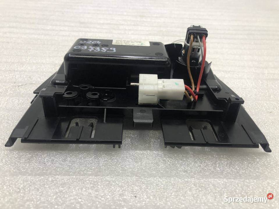 POPIELNICZKA MERCEDES W204 A2046801350