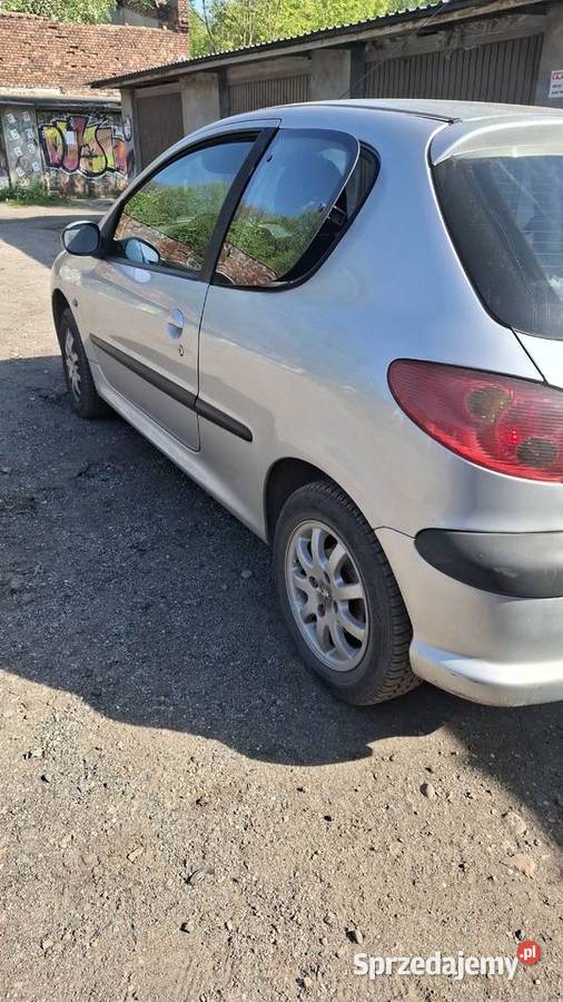 Peugote 206 srebrna strzała Rok produkcji 2003 śląskie Sosnowiec