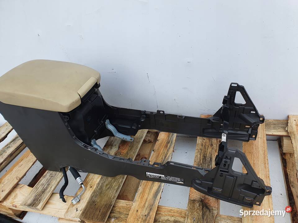 Toyota Land Cruiser 150 PODŁOKIETNIK Z LODÓWKĄ Chełm