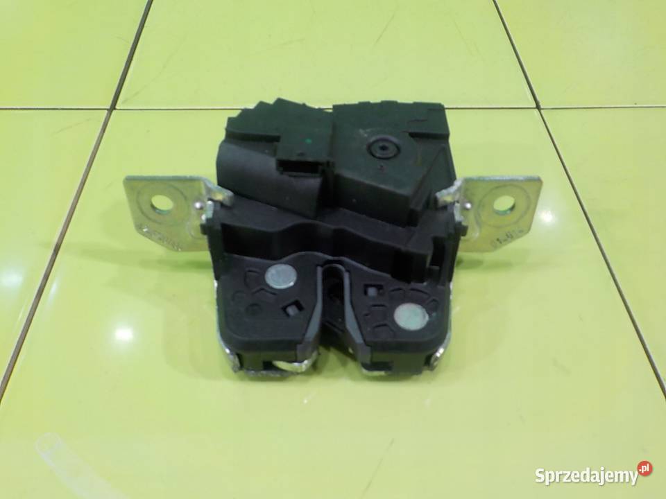 MERCEDES A W176 15 CDI 15r HB 5D zamek klpay tyl osobowe Suków sprzedam