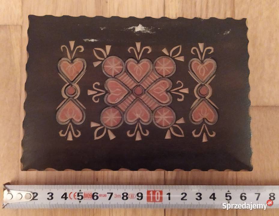 167 SZKATUŁKA DREWNIANA NA DROBIAZGI Z PRL