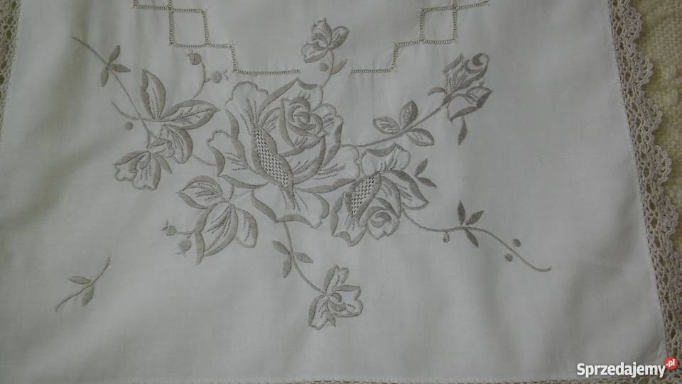 serwetka serweta bieżnik bogaty haft w kwiatowe Obrusy i serwety Gdańsk
