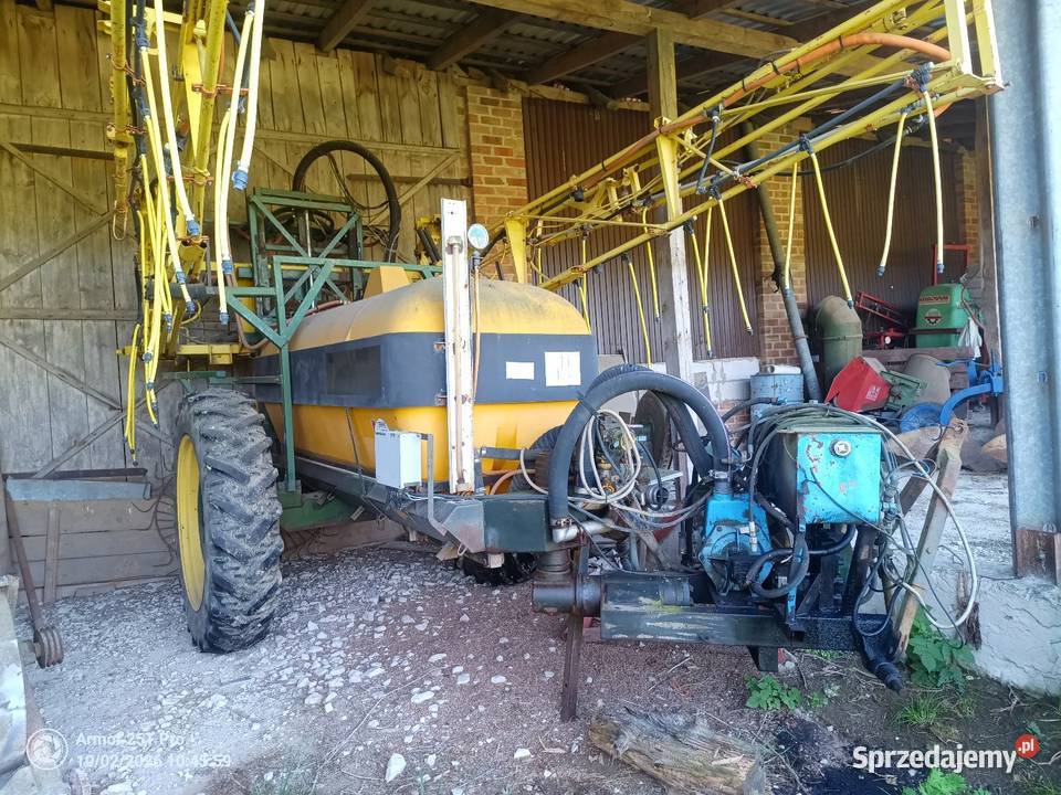 Opryskiwacz 21m berthoud 2600l pompa wirowa Dzierążnia