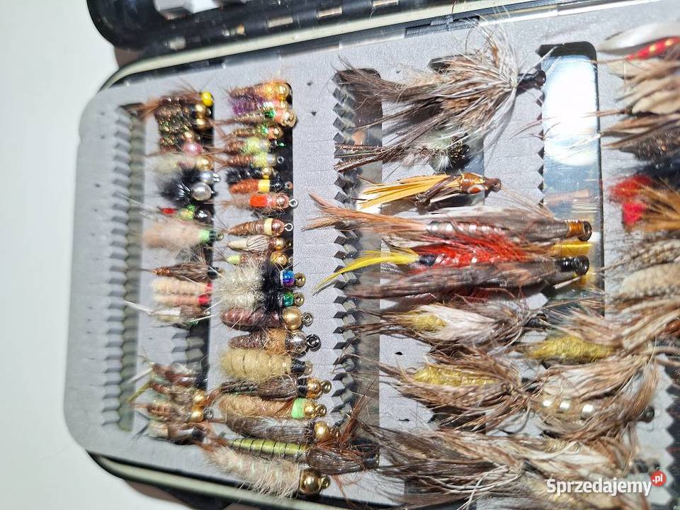 Przynęty wędkarskie Muchowe 230 sztuk pudełko Sosnowiec