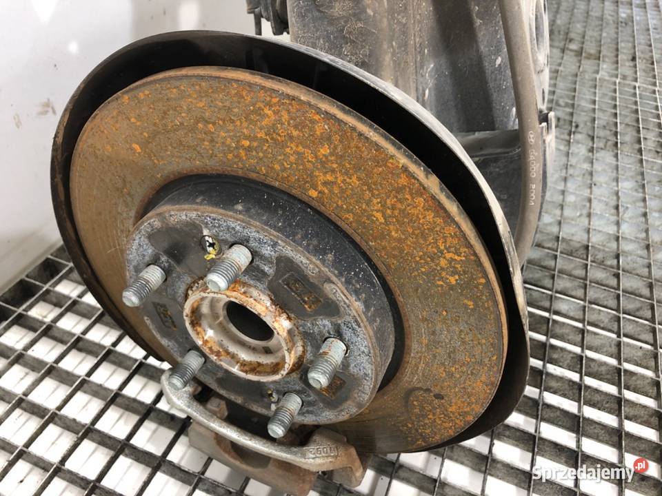 BELKA TYŁ HYUNDAI i30 Hatchback TYLNA