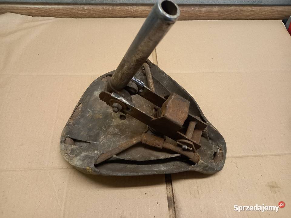 Siedzenie komar sztywniak